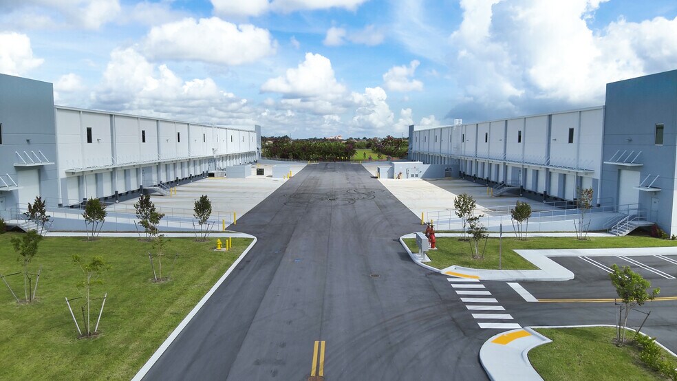 More Photos Of 3175 Park of Commerce Blvd, Homestead Unknown For Lease