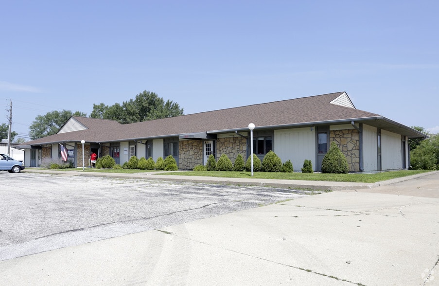 Primary Photo Of 1531 47th Ave, Moline Office For Lease