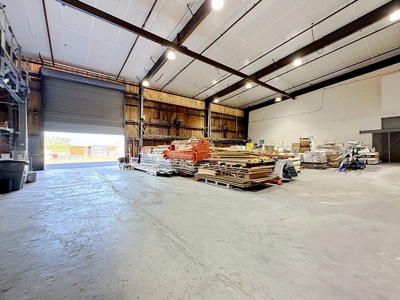 More Photos Of 4677 118th Ave N, Clearwater Manufacturing For Sale