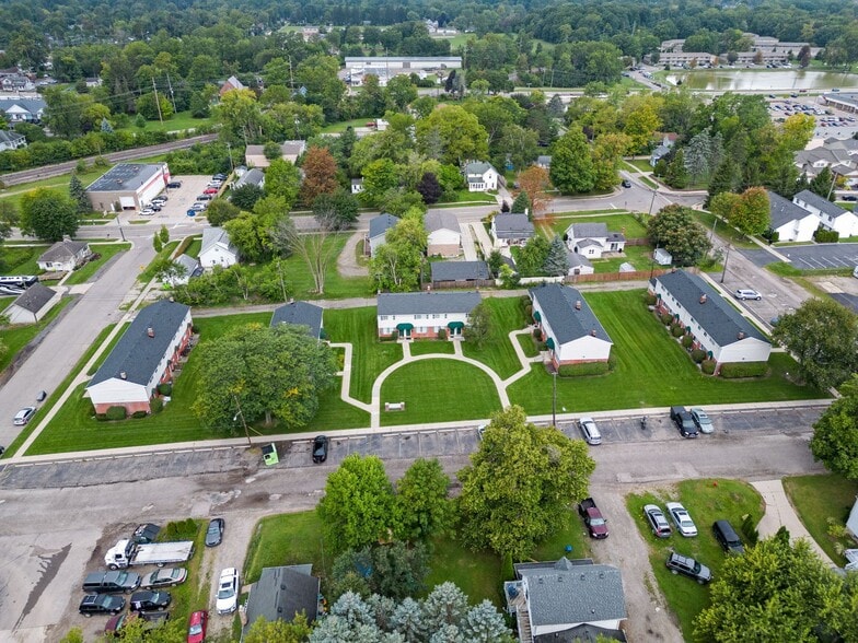 More Photos Of 425 Donovan St, South Lyon Apartments For Sale