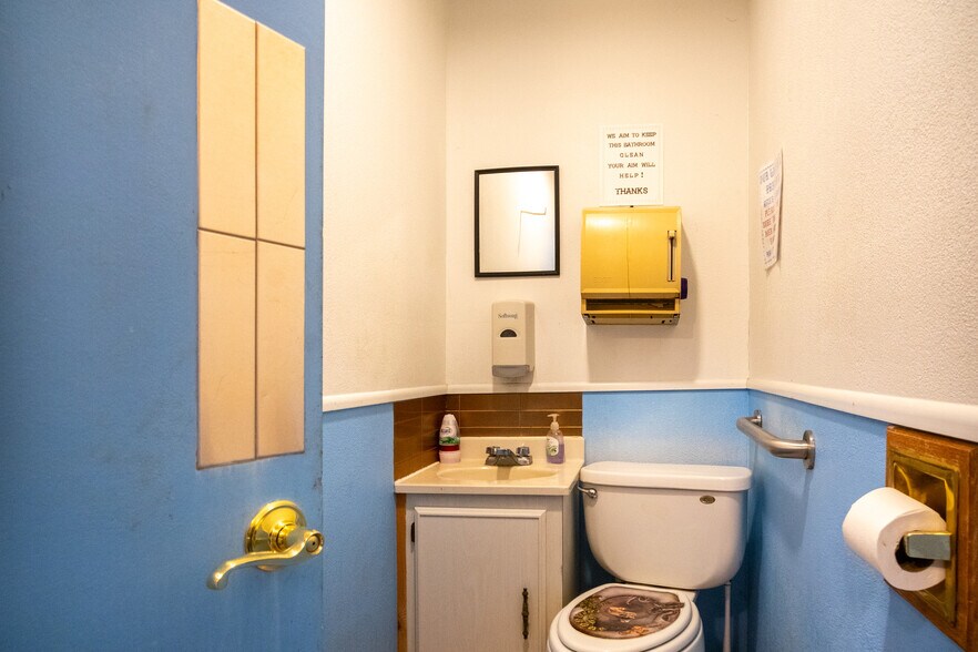 More Photos Of 4940 Tennessee Ave, Chloride Convenience Store For Sale