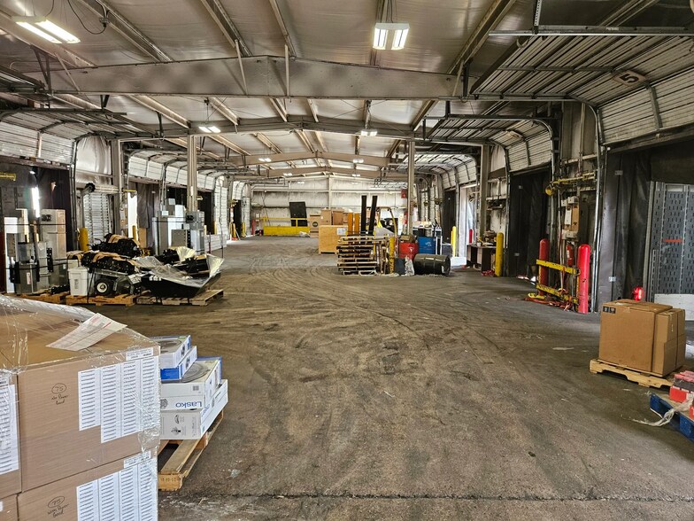 More Photos Of 3410 W Eide Dr, Sioux Falls Warehouse For Sale