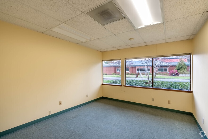 More Photos Of 7981 168th Ave NE, Redmond Office For Lease