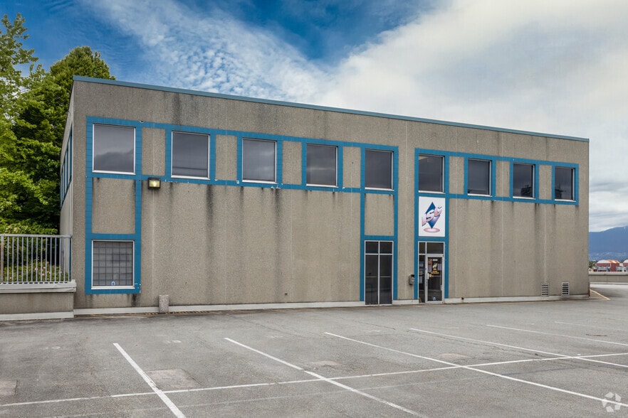 More Photos Of 2820 Ingleton Ave, Burnaby Warehouse For Lease