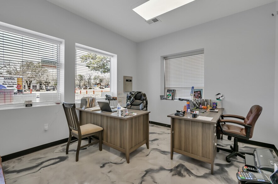 More Photos Of 1308 N Frazier St, Conroe Service For Sale