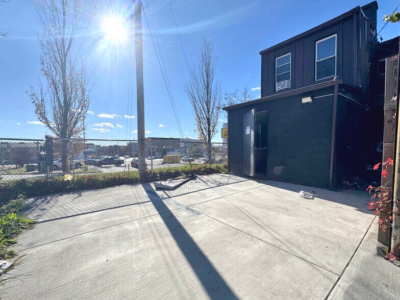 More Photos Of 2527 Greenmount Ave, Baltimore Loft Creative Space For Lease