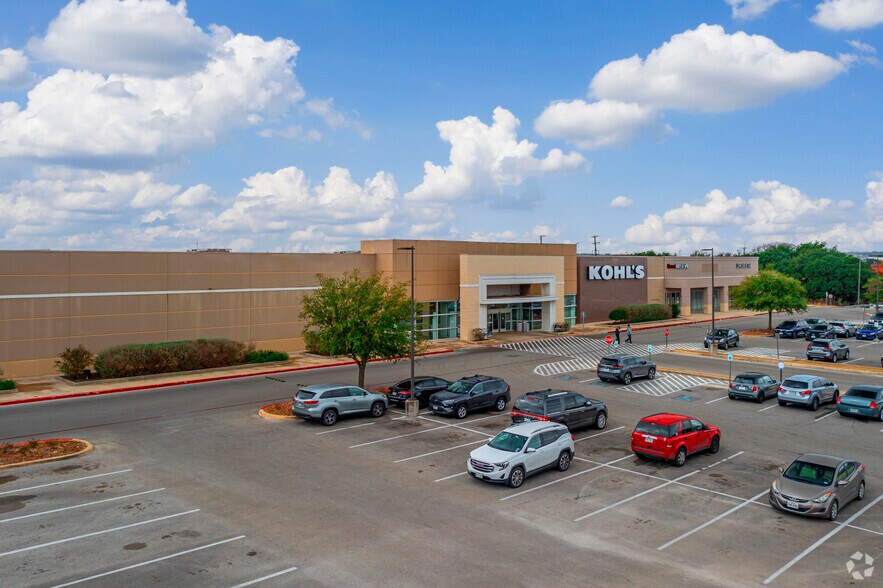 More Photos Of 10838-10842 Potranco Rd, San Antonio Unknown For Lease