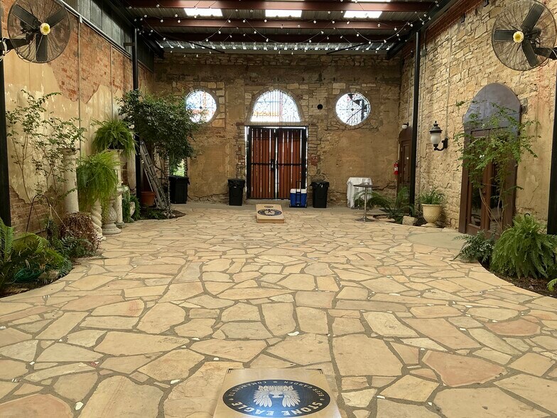 More Photos Of , Comanche General Retail For Sale