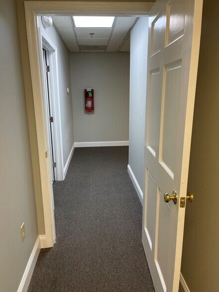 More Photos Of 201-209 W Pike St, Clarksburg Office Residential For Lease