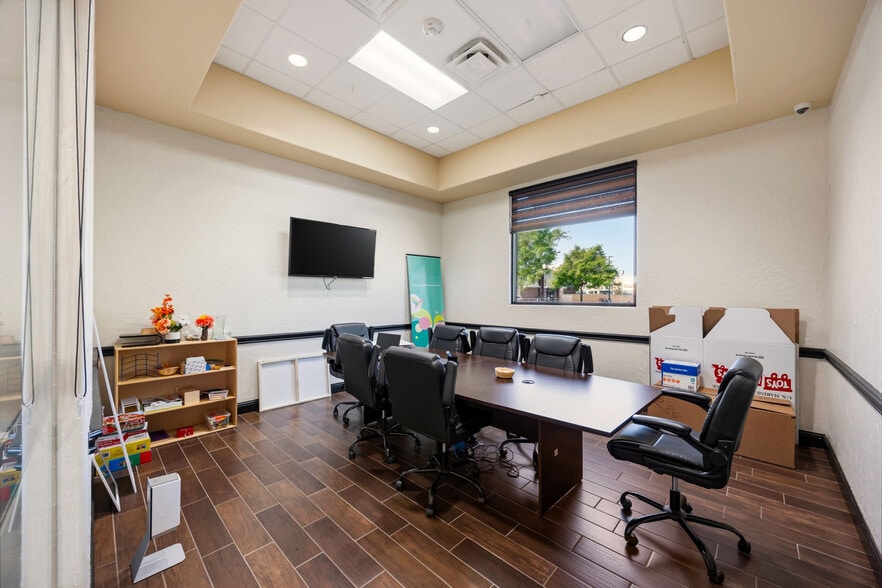 More Photos Of 1507 W Hebron Pky, Carrollton Schools For Sale