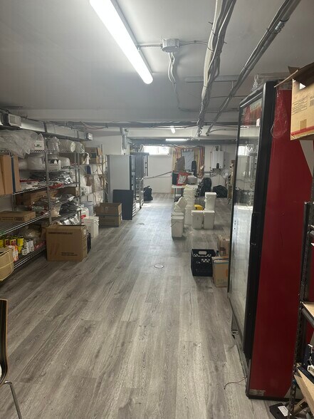 More Photos Of 3066A Hurontario St, Mississauga General Retail For Lease