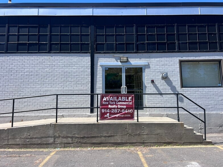 More Photos Of 102 Fairview Park Dr, Elmsford Warehouse For Lease