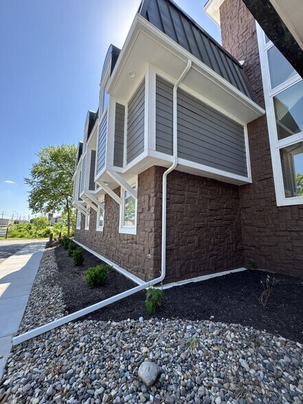 More Photos Of 7211 NW 83rd St, Kansas City Medical For Sale