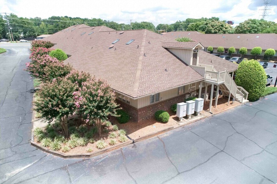 More Photos Of 4371 Charlotte Hwy, Clover Office For Sale