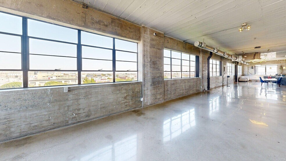 More Photos Of 530 E 8th St, Los Angeles Showroom For Lease