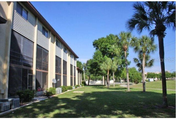 More Photos Of 3700 BENEVA Rd, Sarasota Apartments For Sale