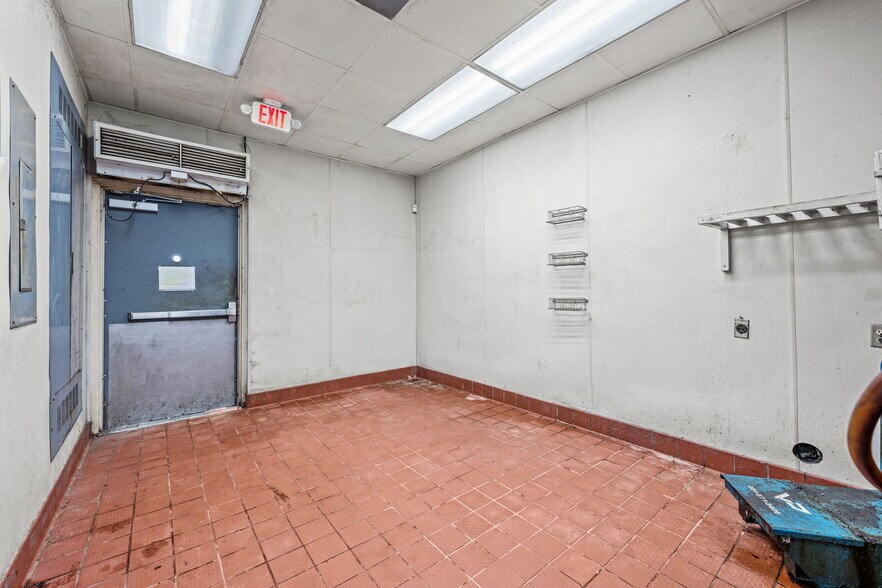 More Photos Of 1512 US Highway 70 E, New Bern Fast Food For Sale