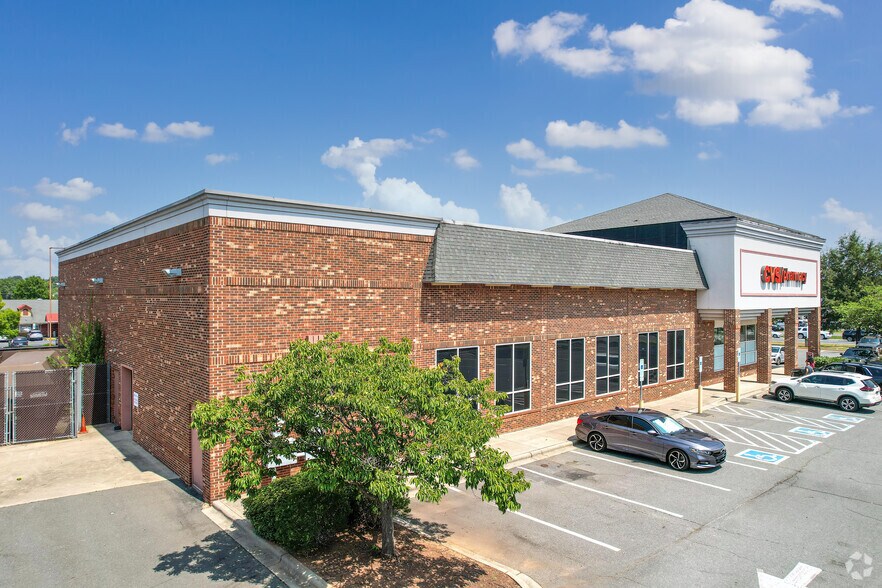 More Photos Of 2501 W Roosevelt Blvd, Monroe Drugstore For Sale