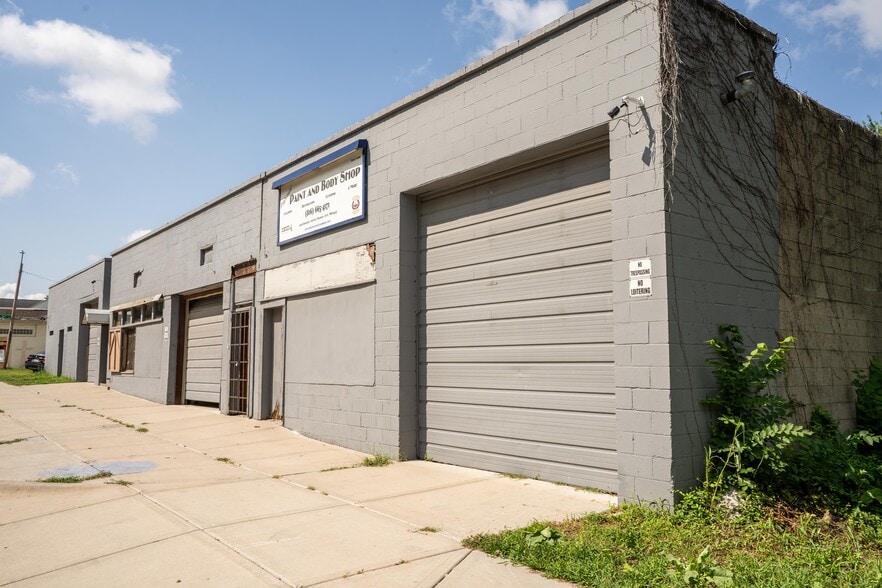 Primary Photo Of 2026-2030 Prospect Ave, Kansas City Warehouse For Sale