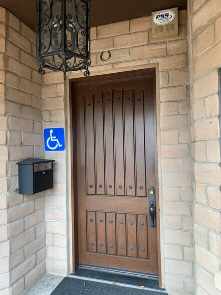 More Photos Of 1020 Aileen St, Lafayette Office Residential For Lease