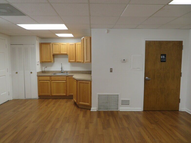 More Photos Of 3231-3233 Superior Ln, Bowie Medical For Lease