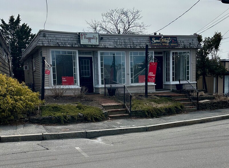 Primary Photo Of 705 Main St, Hyannis General Retail For Sale