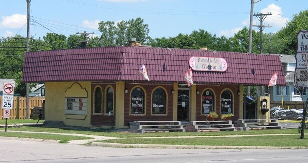 More Photos Of 14156 Eureka Rd, Southgate Freestanding For Sale