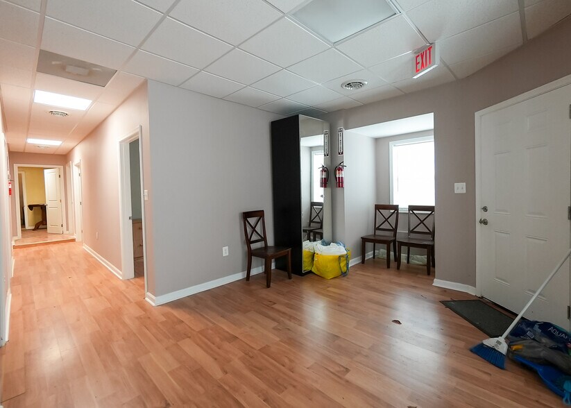 More Photos Of 3901 Martin Luther King Jr Ave SW, Washington Office For Sale