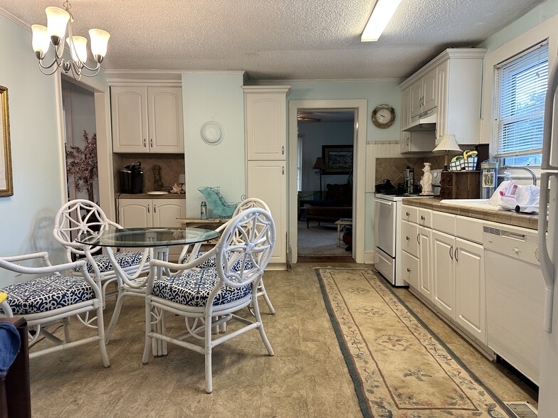 More Photos Of 1048 Klondike Rd, State Road Office For Sale