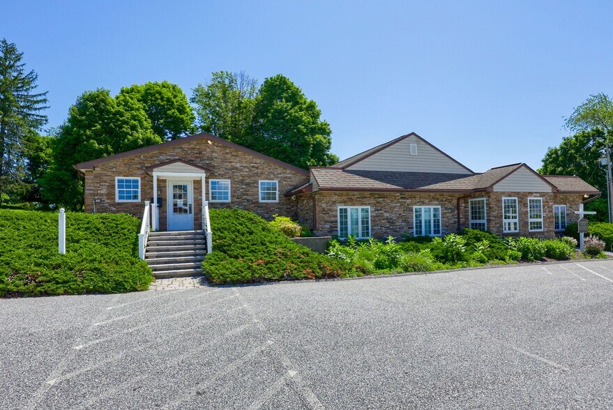 Primary Photo Of 249 S Main St, Shrewsbury Office For Lease
