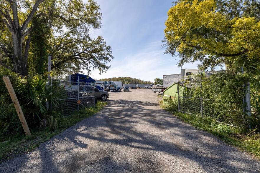 More Photos Of Patch Rd @ Seminole Avenue, Orlando Land For Lease