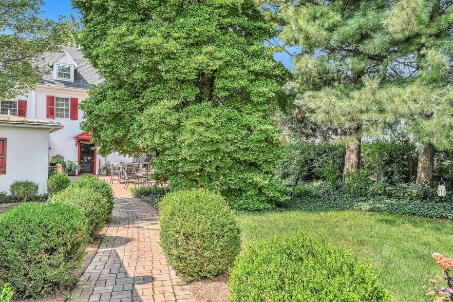 More Photos Of 301 W Main St, Ephrata Hospitality For Sale