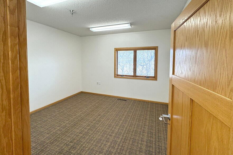 More Photos Of 2115 County Road D E, Maplewood Office For Lease