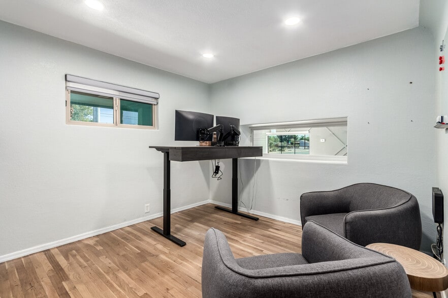 More Photos Of 727 N Swan Rd, Tucson Office For Sale