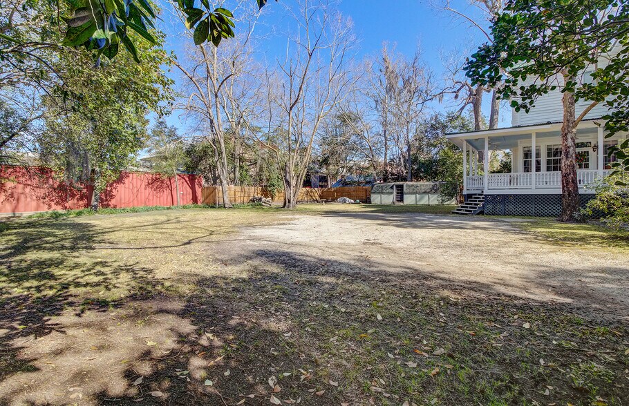 More Photos Of 112 S Magnolia St, Summerville Office Residential For Lease