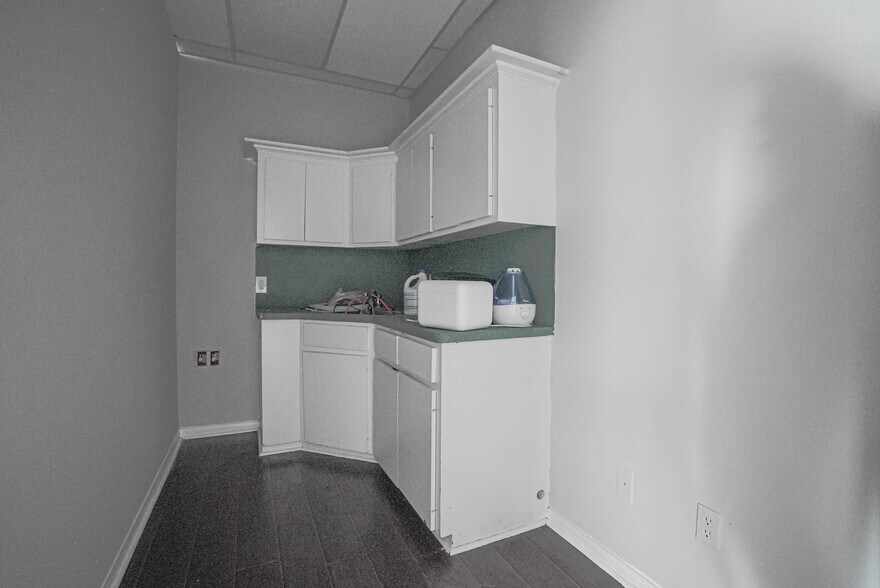 More Photos Of 14721 Pebble Bend Dr, Houston Medical For Sale