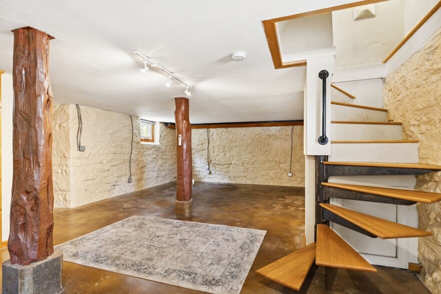 More Photos Of 1604 17th Ave S, Nashville Office Residential For Sale