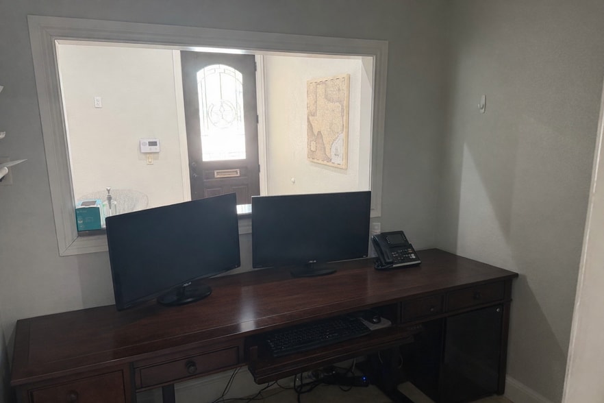 More Photos Of 4016 Gateway Dr, Colleyville Office For Sale