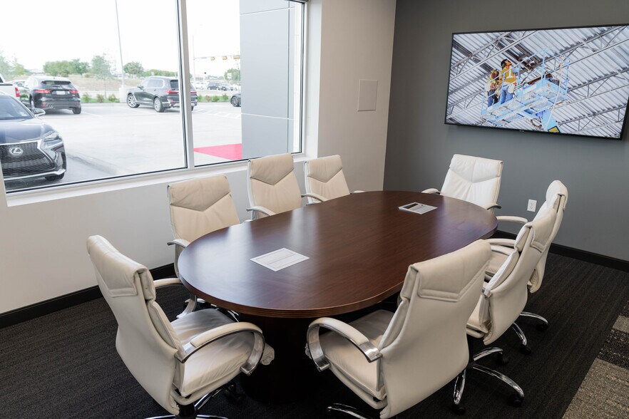 More Photos Of 5920 Windhaven Pky, Plano Office For Lease