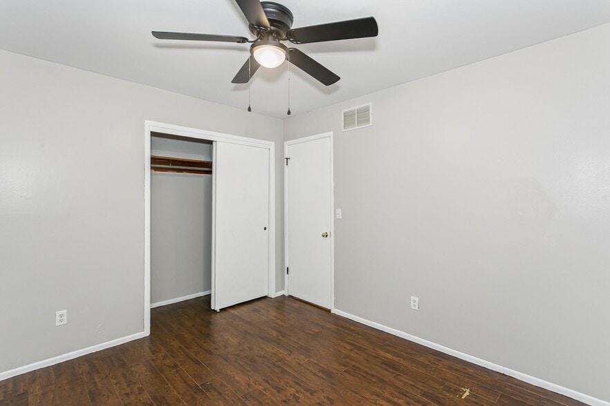 More Photos Of 534-544 N Richmond St, Wichita Apartments For Sale