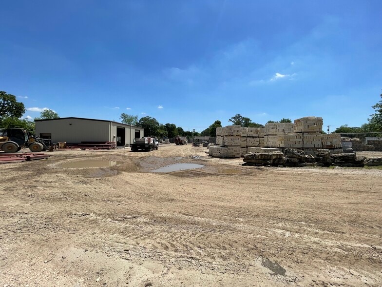 More Photos Of 7611 Schneider St, Houston Industrial For Sale
