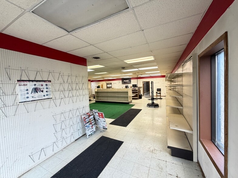 More Photos Of 4414 State Road 92, Brooklyn Industrial For Lease