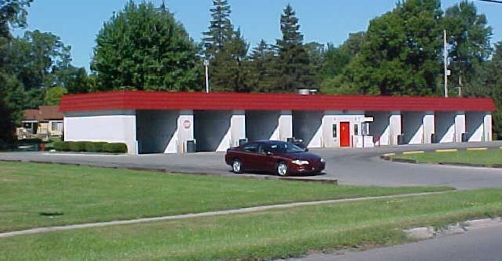 Primary Photo Of 5790 Dixie Hwy, Saginaw Carwash For Sale