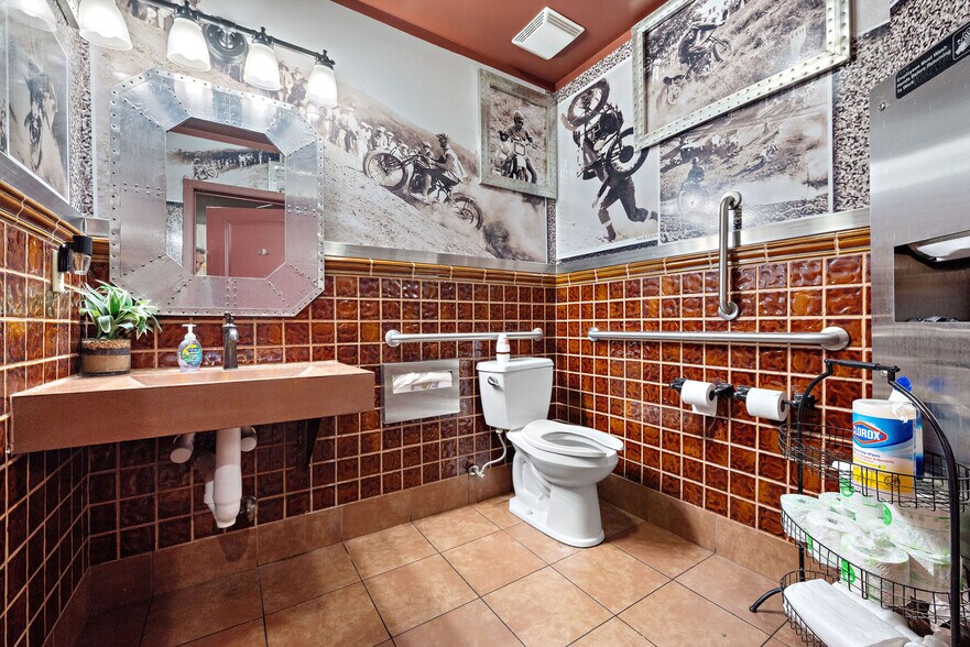 More Photos Of 14886 S Traverse Ridge Rd, Draper Restaurant For Sale