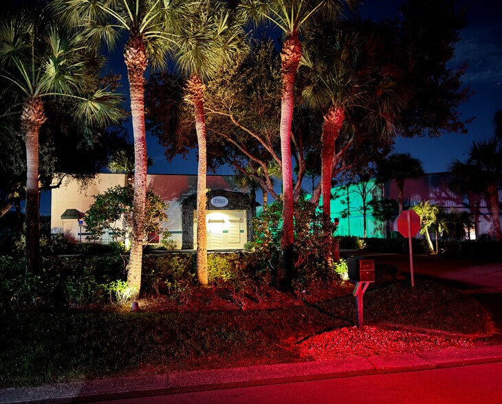 More Photos Of 5811 Corporation Cir, Fort Myers Warehouse For Sale