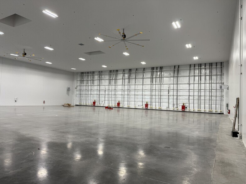 More Photos Of 1180 - 1300 JetStar Ave. Ave, Henderson Airplane Hangar For Lease