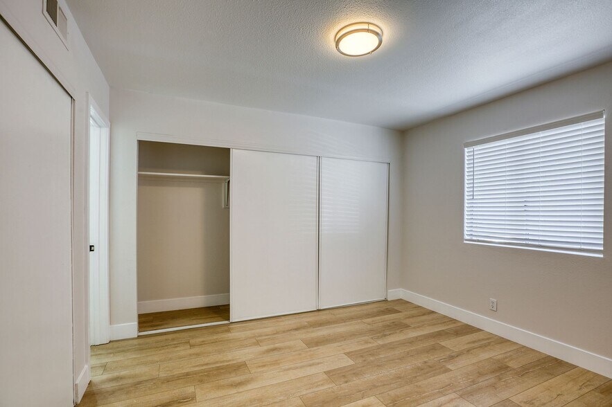 More Photos Of 317 S 9th St, Las Vegas Apartments For Sale