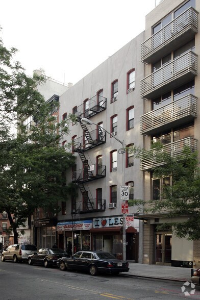 More Photos Of 9 Avenue B, New York Apartments For Lease