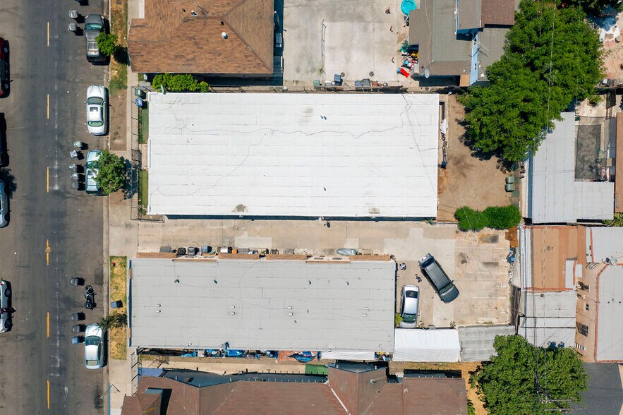 More Photos Of 1139 E 68th St, Los Angeles Apartments For Sale