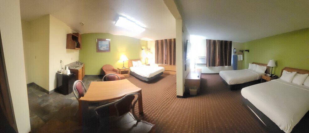 More Photos Of 3040 5th Ave S, Fort Dodge Hotel For Sale
